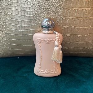 Popular perfumes de Marley Casilli.